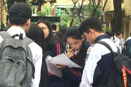 Hà Nội: Kết thúc thi thử THPT quốc gia, lại thêm một lỗi đề thi Hóa