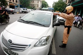 Tuyên truyền Luật Giao thông và phòng chống tội phạm cho hơn 1.000 lái xe taxi