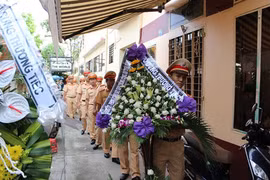 CSGT Đà Nẵng tiễn đưa cậu bé ung thư xấu số