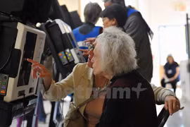 Những hình ảnh đầu tiên về cuộc tổng tuyển cử Mỹ