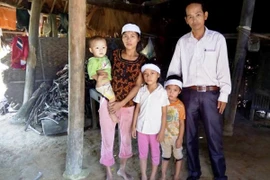 Nghẹn ngào trước gia cảnh khốn khó của cháu bé lớp 3 bị chết vì đói