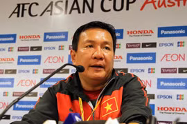 HLV Hoàng Văn Phúc tiếc vì các chân sút phung phí cơ hội ghi bàn