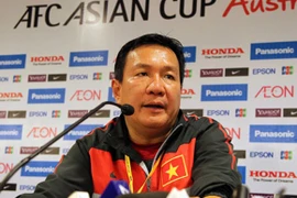 HLV Hoàng Văn Phúc tiếc vì các chân sút phung phí cơ hội ghi bàn