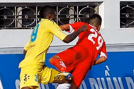 Khơi mào ẩu đả, Văn Nam thoát thẻ nhưng không thoát tội