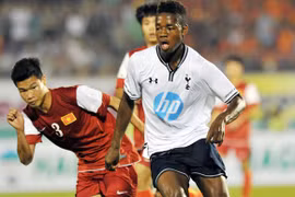 Bị U19 Tottenham đánh bại, U19 VN vẫn gây thiện cảm ở độ “nhiệt”