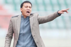 Chôn chân ở đáy bảng, CLB Hà Nội “trảm” HLV Triệu Quang Hà