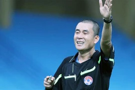 Đương kim còi Vàng Nguyễn Trọng Thư xuất sắc nhất năm 2014