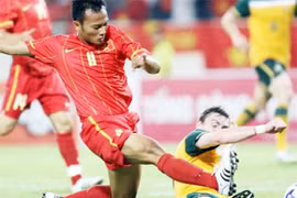 Trọng Hoàng được xướng tên trong đội hình tiêu biểu châu Á tháng 10