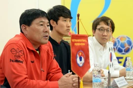 Tuyển SV Hàn Quốc dọa sẽ bắn phá khung thành Tuyển VN