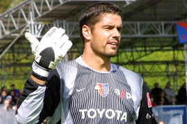 “Sếu vườn” Pascal Zuberbuhler bất ngờ sang Việt Nam…dạy học