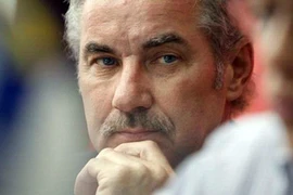 Cựu HLV trưởng ĐTVN Alfred Riedl quyết cùng Indonesia phá dớp về nhì