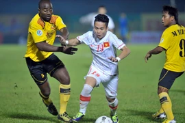 Mạnh Hùng ghi kiệt tác giúp U23 VN chia điểm với Semen Padang