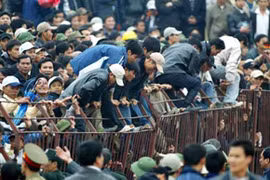 Lo vỡ sân, Thanh Hoá tăng cường an ninh, dè dặt bán vé