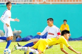 Hạ đo ván SLNA sau loạt “đấu súng”, K.Khánh Hòa đăng quang vô địch