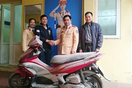 Vi phạm giao thông mới biết mình đang đi "xe gian"