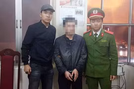 Hà Nội: Gặp 141, người đàn ông vứt xe máy giữa đường bỏ chạy