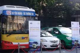 Bình chọn "Vô lăng vàng 2015"