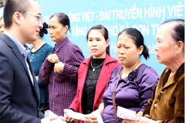 Tiểu thương cháy chợ Phủ Lý được chia sẻ khó khăn ngày cuối năm