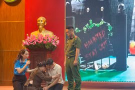 "Quản lý giáo dục người thân trong gia đình không phạm tội và tệ nạn xã hội"