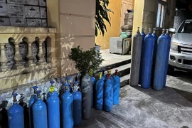 Liên tiếp phát hiện các đối tượng buôn bán khí "bóng cười"