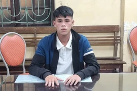 'Thông chốt nồng độ cồn', nam thanh niên lao thẳng xe vào một Cảnh sát