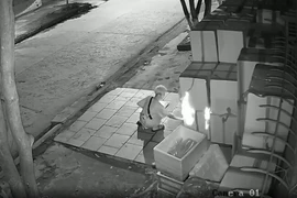 Điều tra vụ đốt thùng xốp, hủy hoại toàn bộ cửa hàng hải sản