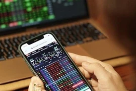 Nhận diện thủ đoạn chiếm đoạt tài sản của các đối tượng 'thao túng thị trường chứng khoán'