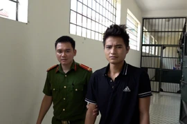 Đột nhập cửa hàng trộm 7 chiếc điện thoại