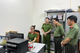 Lãnh đạo Bộ Công an kiểm tra công tác triển khai Công an phường điển hình, kiểu mẫu tại phường Ô Chợ Dừa 