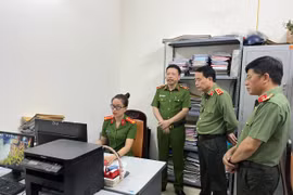 Lãnh đạo Bộ Công an kiểm tra công tác triển khai Công an phường điển hình, kiểu mẫu tại phường Ô Chợ Dừa 