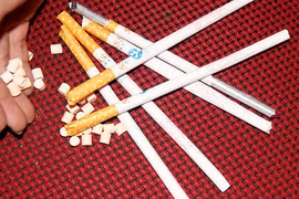 Trẻ em bị đầu độc bởi “kẹo thuốc lá”