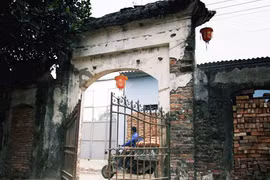 Hỗn mang kiến trúc làng Hà Nội: “Mỏi gối” tìm lại ngày xưa 