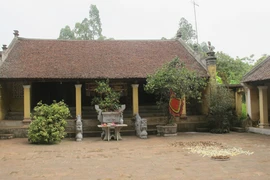 Làng cổ Đường Lâm, lại có chuyện