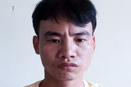 Giả vờ đi chăm bệnh nhân, cướp ô tô