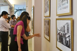 Triển lãm “Học tập và làm theo tấm gương đạo đức Hồ Chí Minh”