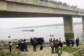 Một học sinh giỏi lớp 11 quyên sinh?