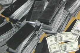 Mắc bẫy "đô la đen"