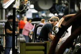 Những điểm sáng le lói