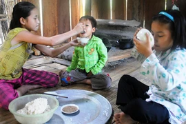 Ba chị em và căn lều trọ học 