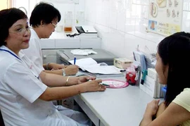 Trẻ con làm mẹ, dở khóc dở cười 