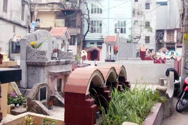 Sống gần... người chết 