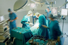 Phẫu thuật vào cuối tuần nguy hiểm hơn đầu tuần