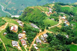 A Lù - huyền sử và đắm say