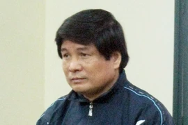 Lừa tiền nông dân, sống phè phỡn