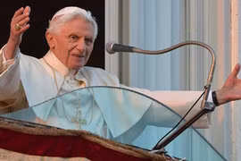 Giáo hoàng Benedict XVI chính thức từ nhiệm
