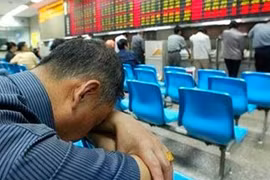 Cuộc “tháo chạy” vẫn còn tiếp diễn