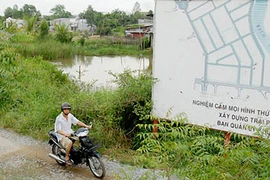 Hàng trăm dự án dở dang