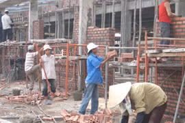 Việc làm Tết: Giá cao, cầu giảm