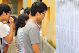 Kết quả thi cao, điểm chuẩn tăng vọt