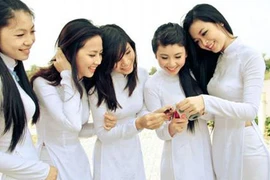 Tìm kiếm “Nữ sinh viên Việt Nam duyên dáng 2013”